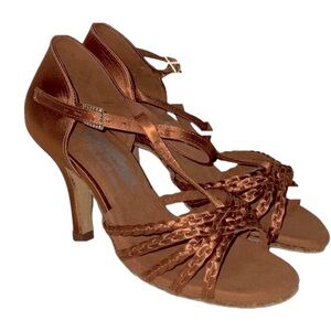 International Dance Shoes “Neeve” Tan Satin – Women’s Size 3.5